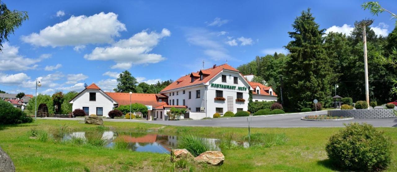 Hotel Mlyn - Jihlava Vilanec Exterior photo